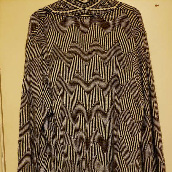 Cardigan - Picture 2 of 3